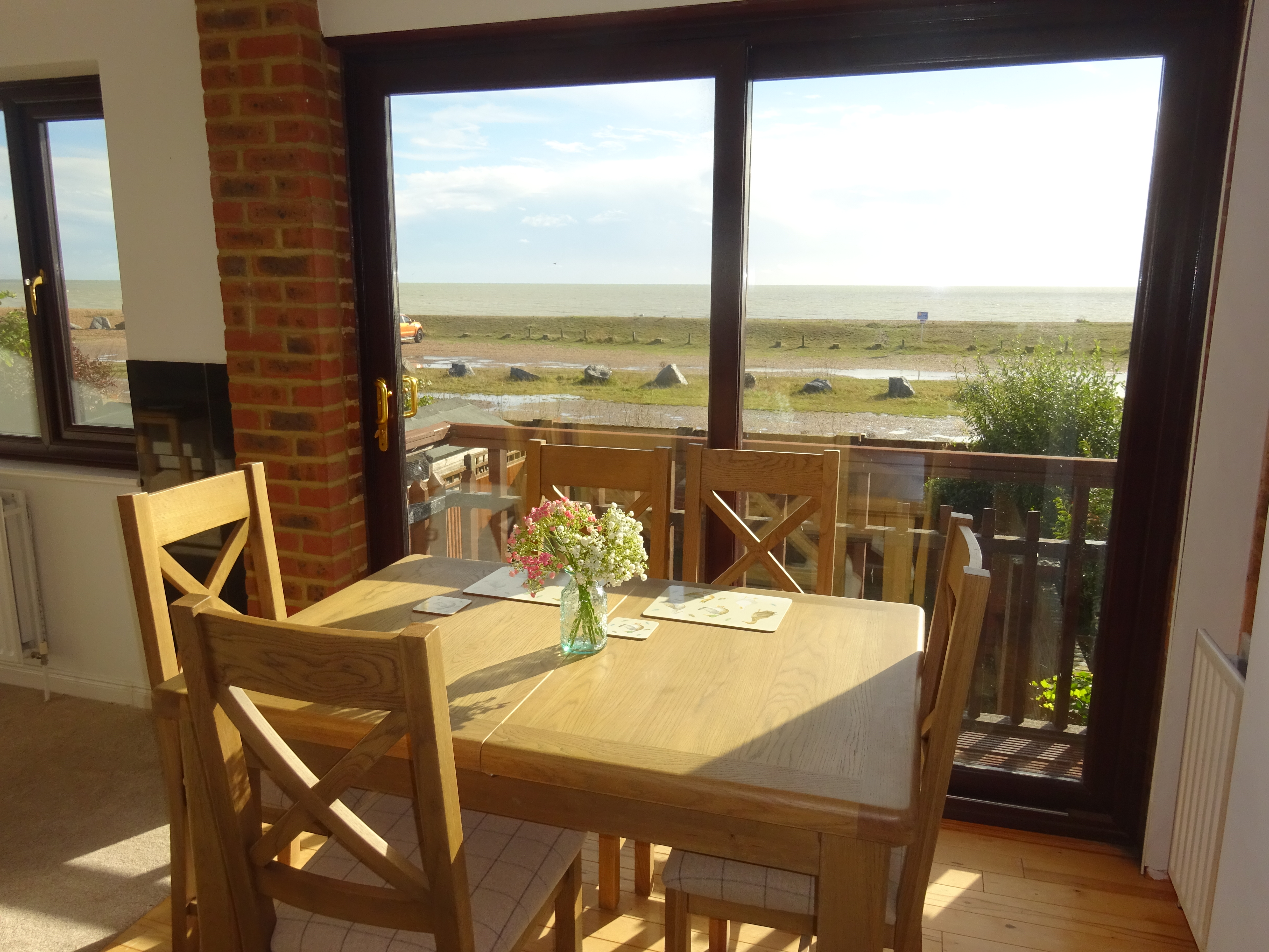 117 Coast Drive, greatstone, TN28 8NR, 4 Bedrooms Bedrooms, ,2 BathroomsBathrooms,Terraced house,PREMIER PROPERTY,Channel Watch,Coast Drive,1018