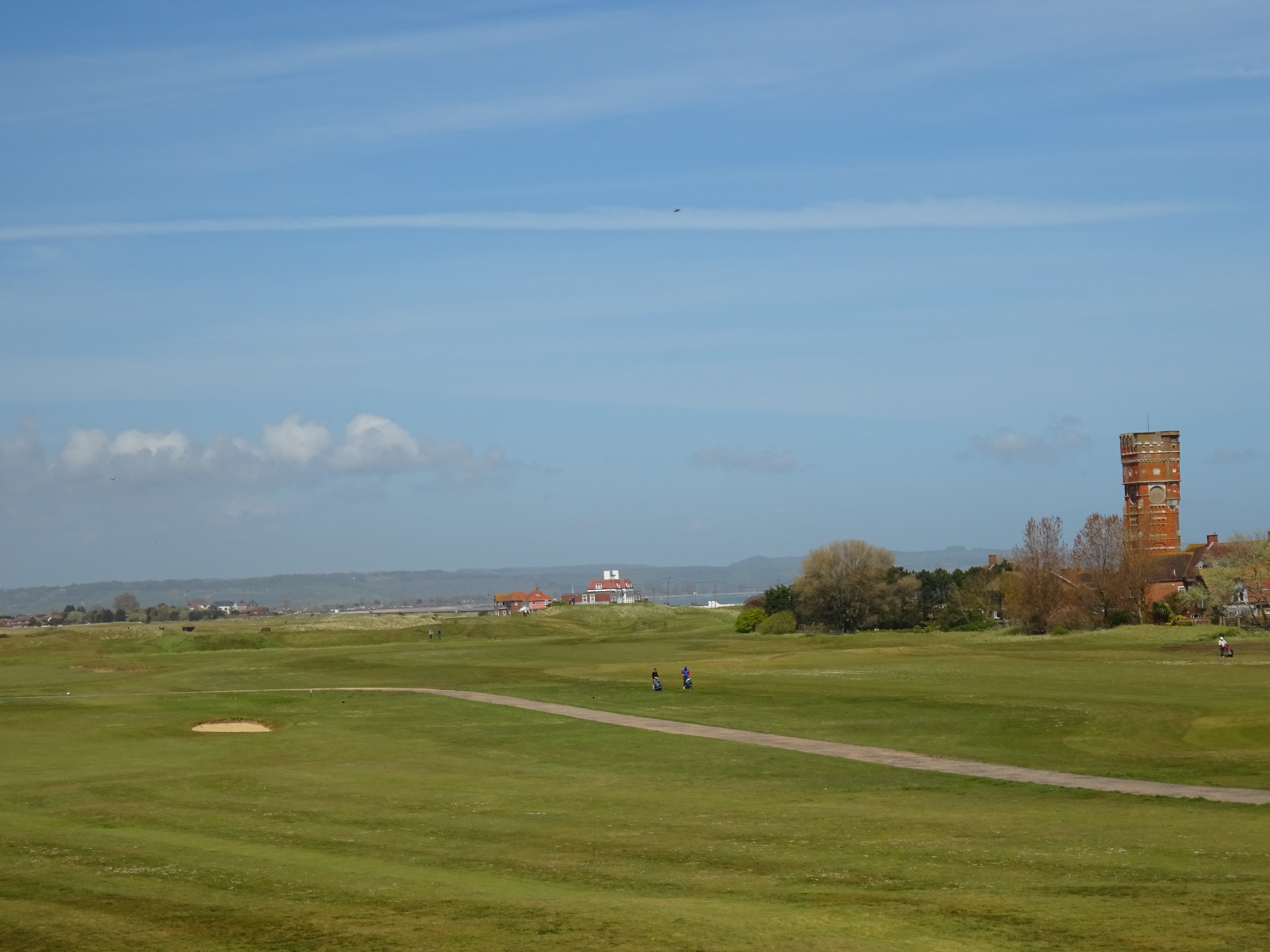 3 Bedroom, close to beach, golf course, littlestone, romney marsh, garden, 2 bathrooms, golf course views, sleeps 6, kent holiday home, new romney, cottage