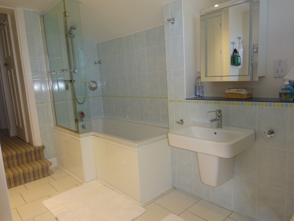 3 Bedroom, close to beach, golf course, littlestone, romney marsh, garden, 2 bathrooms, golf course views, sleeps 6, kent holiday home, new romney, cottage