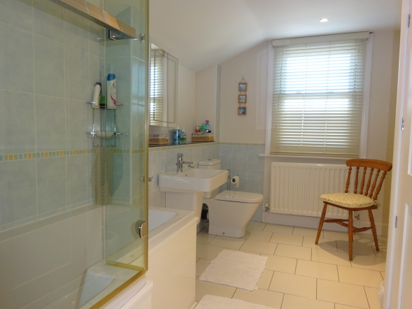 3 Bedroom, close to beach, golf course, littlestone, romney marsh, garden, 2 bathrooms, golf course views, sleeps 6, kent holiday home, new romney, cottage