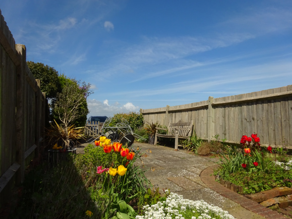 3 Bedroom, close to beach, golf course, littlestone, romney marsh, garden, 2 bathrooms, golf course views, sleeps 6, kent holiday home, new romney, cottage