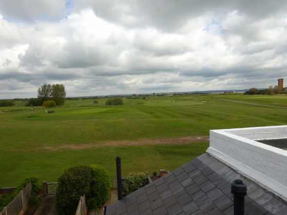 3 Bedroom, close to beach, golf course, littlestone, romney marsh, garden, 2 bathrooms, golf course views, sleeps 6, kent holiday home, new romney, cottage