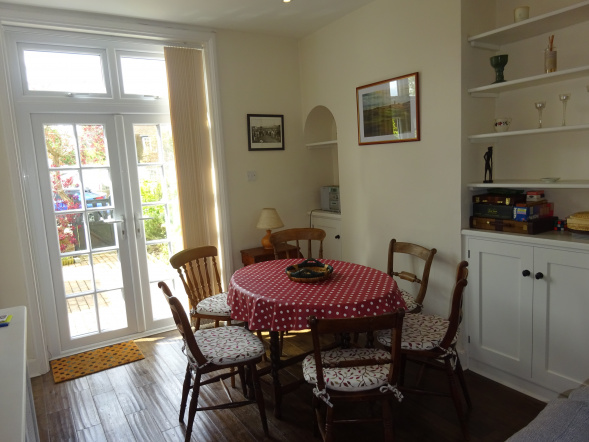 3 Bedroom, close to beach, golf course, littlestone, romney marsh, garden, 2 bathrooms, golf course views, sleeps 6, kent holiday home, new romney, cottage