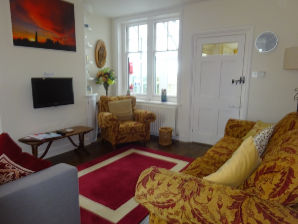 3 Bedroom, close to beach, golf course, littlestone, romney marsh, garden, 2 bathrooms, golf course views, sleeps 6, kent holiday home, new romney, cottage