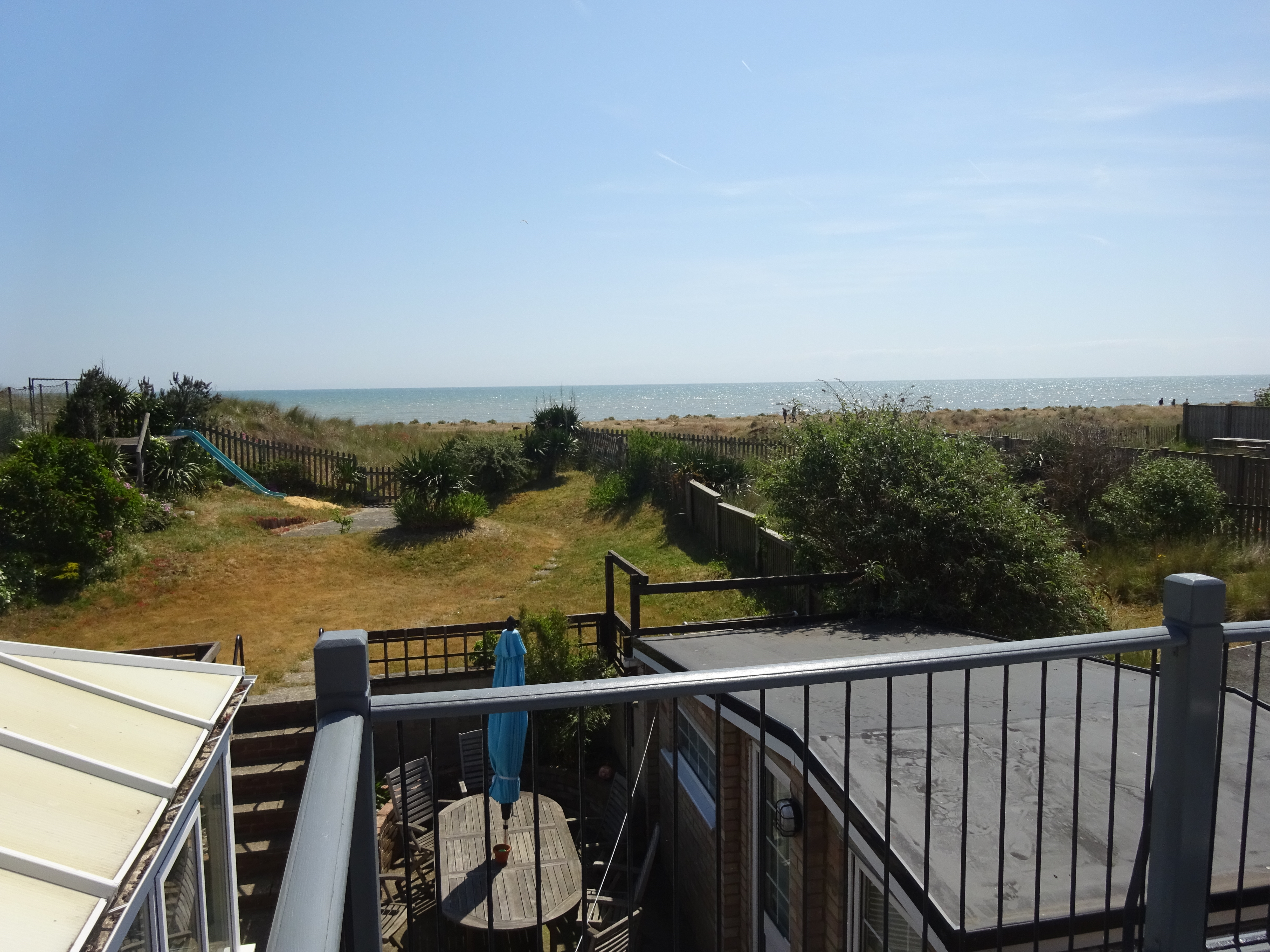 59 Coast Drive, Greatstone, TN28 8NX, 4 Bedrooms Bedrooms, ,2 BathroomsBathrooms,Detached house,DIRECT ACCESS TO BEACH,Coast Drive,1023